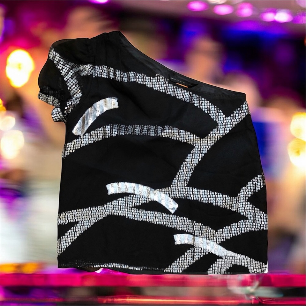 Marc by Marc Jacobs silk top Women’s 6 black silver one shoulder blouse